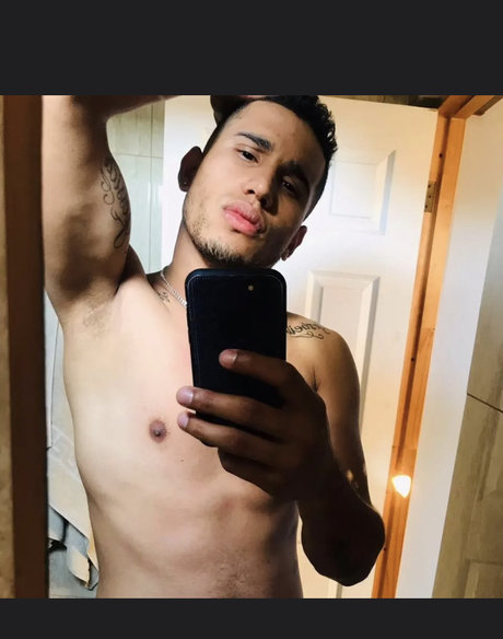 Photo nue de fuite OnlyFans de Kelvis Jose