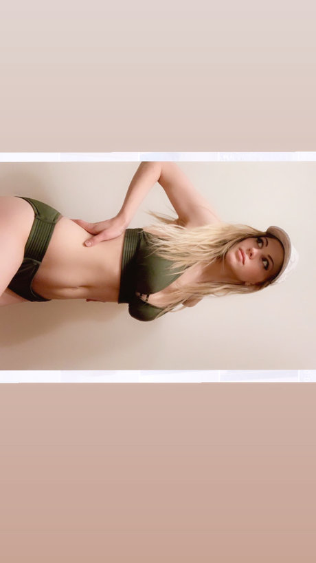 Photo nue de fuite OnlyFans de Dianne Martin