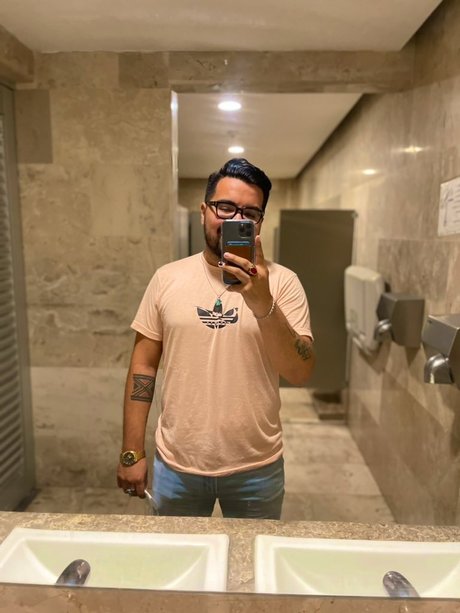 Photo nue de fuite OnlyFans de Miguel Fernndez