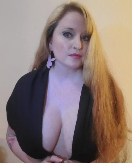 Photo nue de fuite OnlyFans de Ladyl