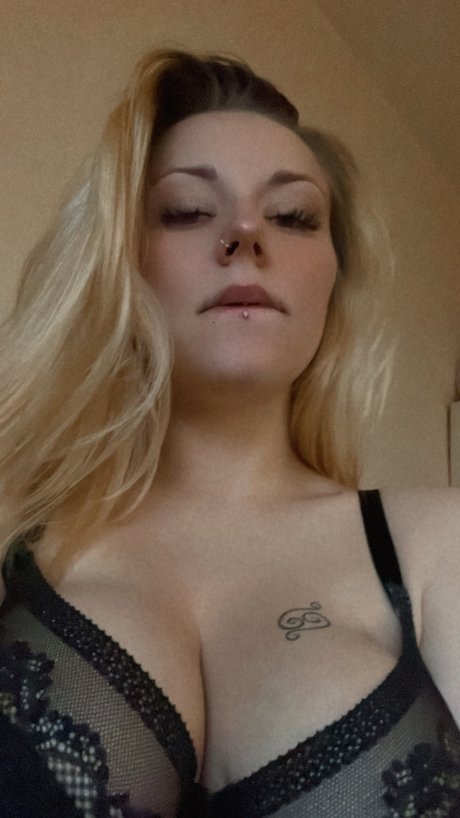 Photo nue de fuite OnlyFans de Lauravinora