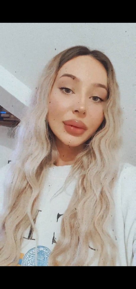 Photo nue de fuite OnlyFans de Roxana