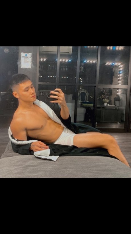 Photo nue de fuite OnlyFans de Edwin Max Mad