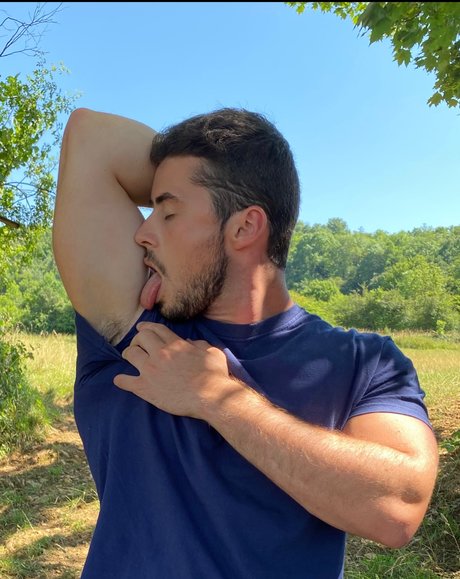 Photo nue de fuite OnlyFans de The Boy You Need From 9 To 11pm