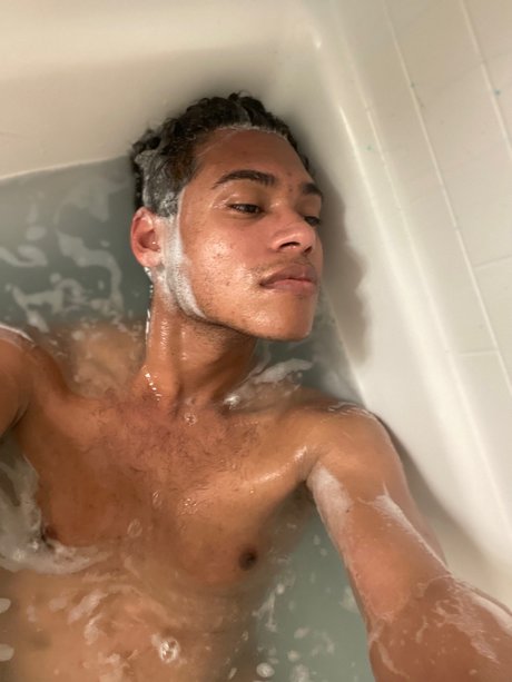 Photo nue de fuite OnlyFans de J26