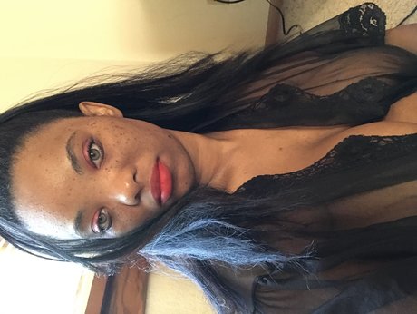 Photo nue de fuite OnlyFans de Color Eyes