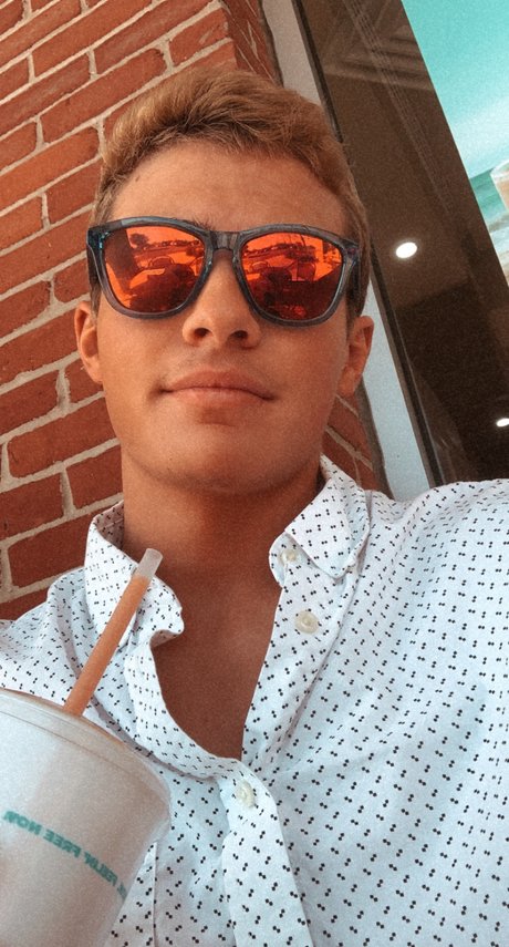 Photo nue de fuite OnlyFans de Tyler