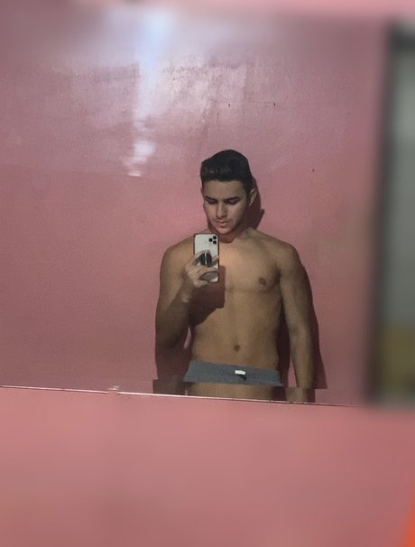 Photo nue de fuite OnlyFans de Dilan Hernandez