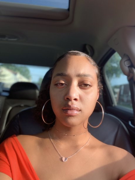 Photo nue de fuite OnlyFans de Riaha