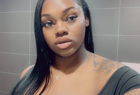 Photo nue de fuite OnlyFans de Coco