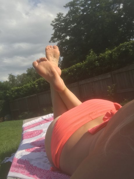 Photo nue de fuite OnlyFans de Pinkie Feet  