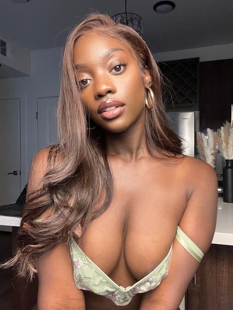 Photo nue de fuite OnlyFans de Laila