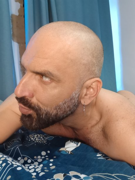 Photo nue de fuite OnlyFans de Versalion