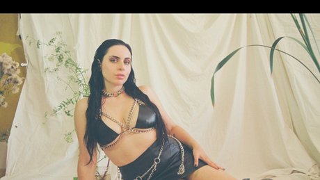 Photo nue de fuite OnlyFans de Mara Riot