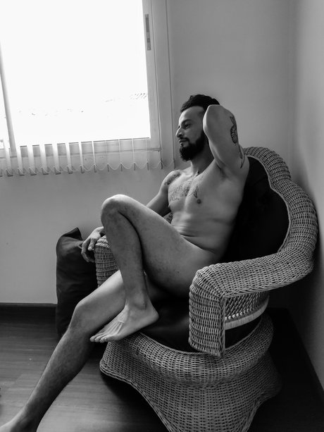 Photo nue de fuite OnlyFans de Senses Place