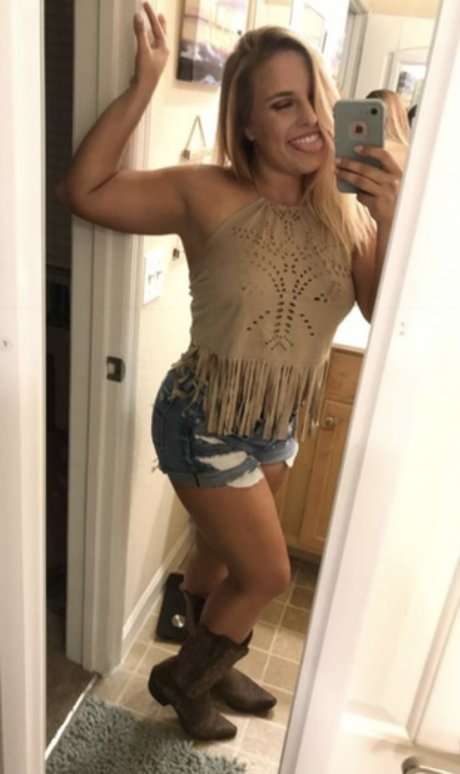 Photo nue de fuite OnlyFans de Sun Kissed Cayley