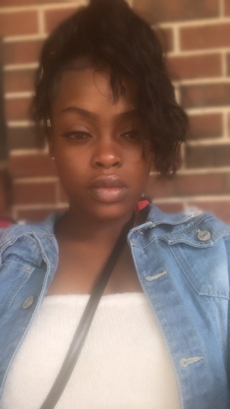 Photo nue de fuite OnlyFans de Prettybrownround