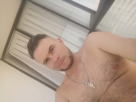 Photo nue de fuite OnlyFans de Andres Montiel