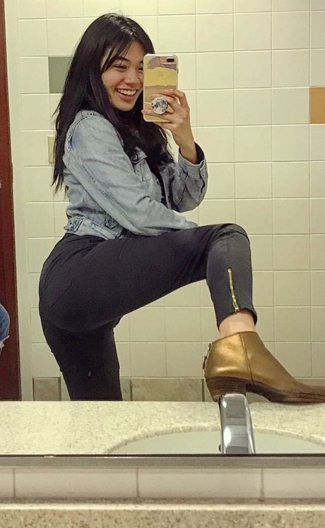 Photo nue de fuite OnlyFans de Reyna Morena