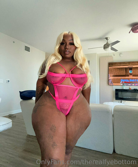Photo nue de fuite OnlyFans de Therealfyebottom