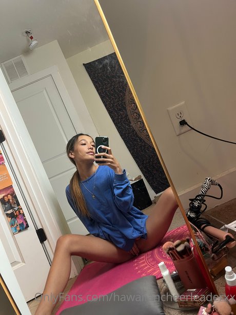Hawaiian Cheerleader