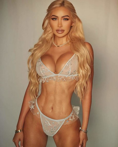Photo nue de fuite OnlyFans de Rose Mary