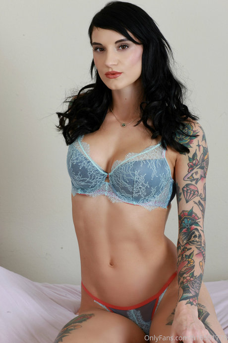 Photo nue de fuite OnlyFans de Natasha Kirsten