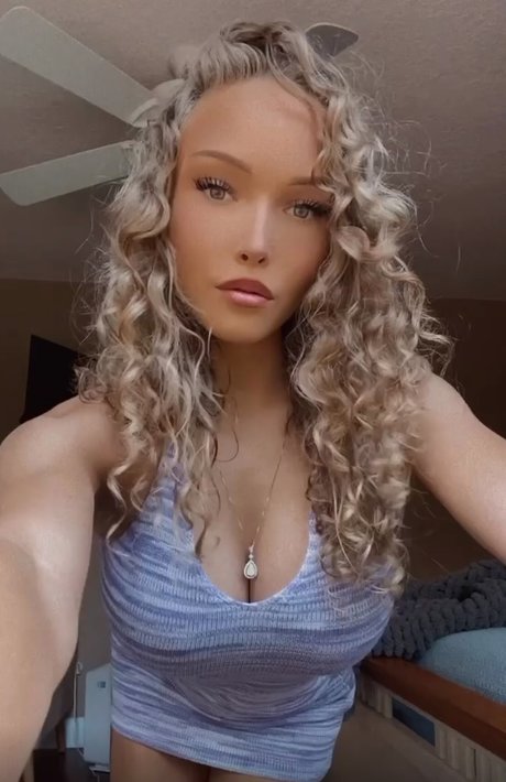Photo nue de fuite OnlyFans de Evie And Ellie Erikson