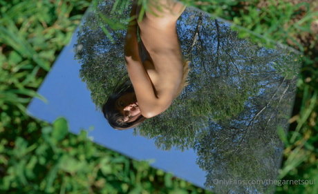 Photo nue de fuite OnlyFans de Thegarnetsoul
