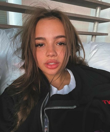 Photo nue de fuite OnlyFans de Valya Karnaval