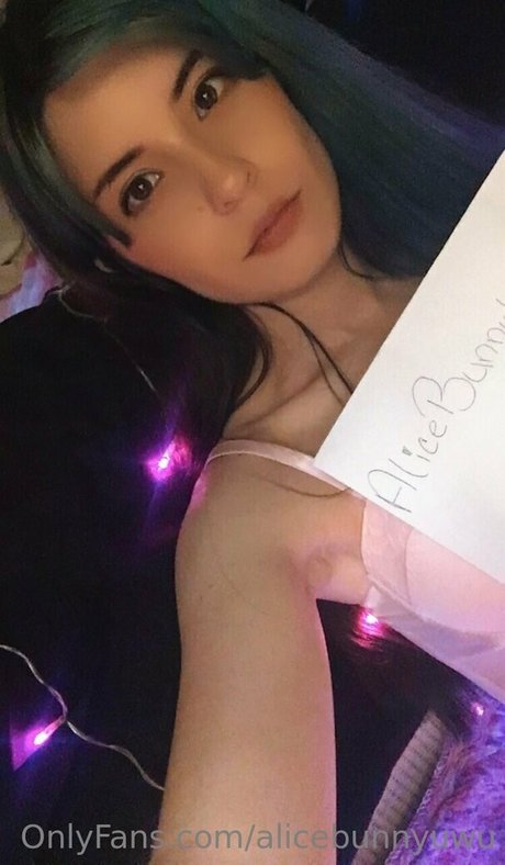 Photo nue de fuite OnlyFans de Alicebunnyuwu