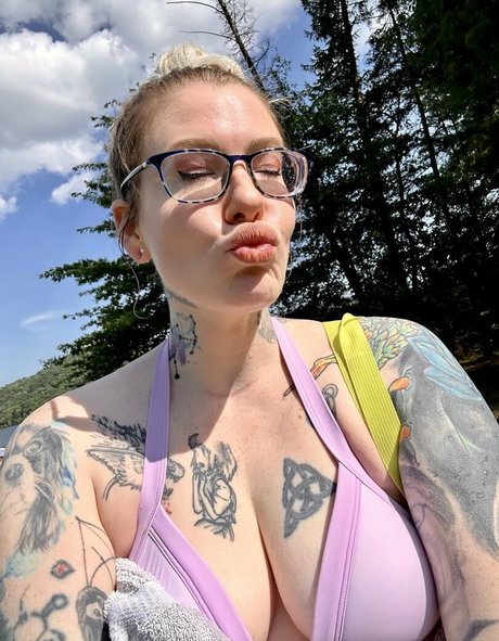 Photo nue de fuite OnlyFans de Sarah Karuna Satori