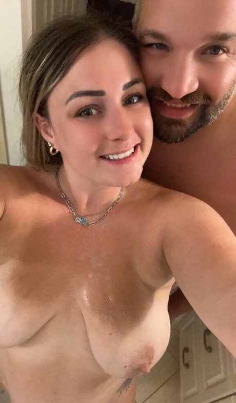Photo nue de fuite OnlyFans de Mamamilkmaiden