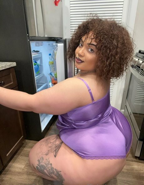 Photo nue de fuite OnlyFans de Officialhhoneybee