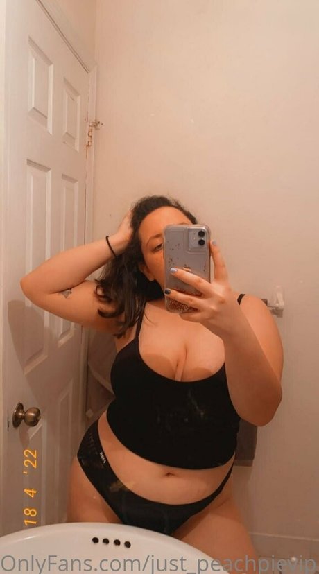 Photo nue de fuite OnlyFans de Justpeachpievip