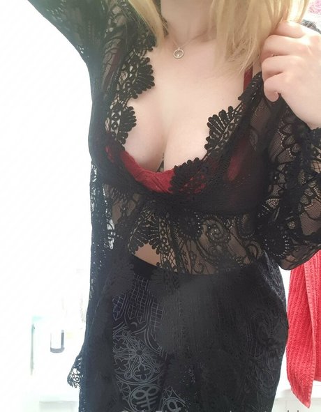 Photo nue de fuite OnlyFans de Mystybinx