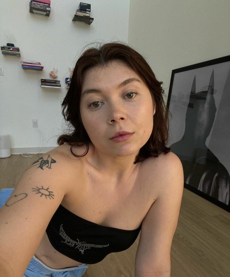 Photo nue de fuite OnlyFans de Polina Kalatsei