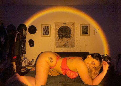 Photo nue de fuite OnlyFans de Landovalentine