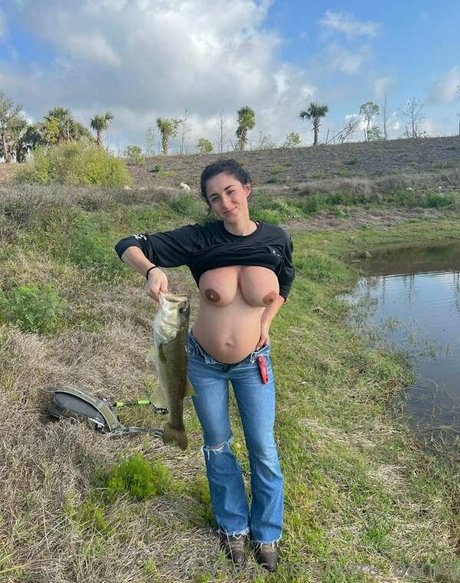 Photo nue de fuite OnlyFans de Hottest Fishing