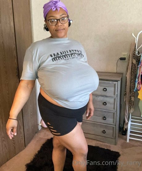 Photo nue de fuite OnlyFans de Kyrarry