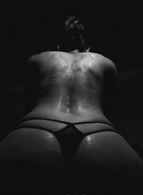 Photo nue de fuite OnlyFans de Zaryaz