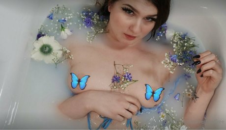 Photo nue de fuite OnlyFans de Sarahlovesthatfree