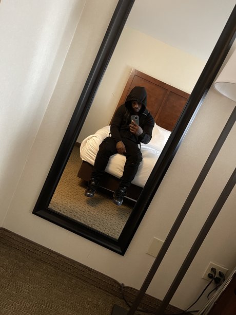 Photo nue de fuite OnlyFans de President Rob