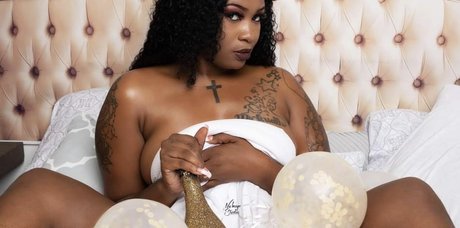 Photo nue de fuite OnlyFans de Fine Ass Kia