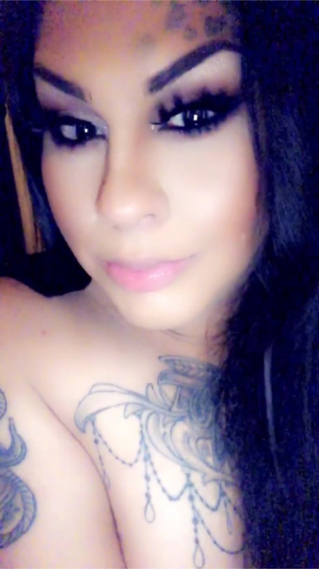 Photo nue de fuite OnlyFans de Nikole Londyn