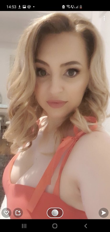 Photo nue de fuite OnlyFans de Alina Elena