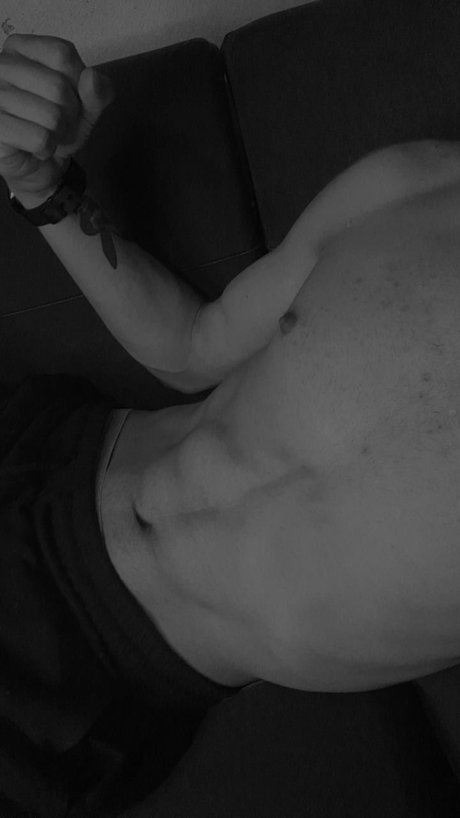 Photo nue de fuite OnlyFans de Emre
