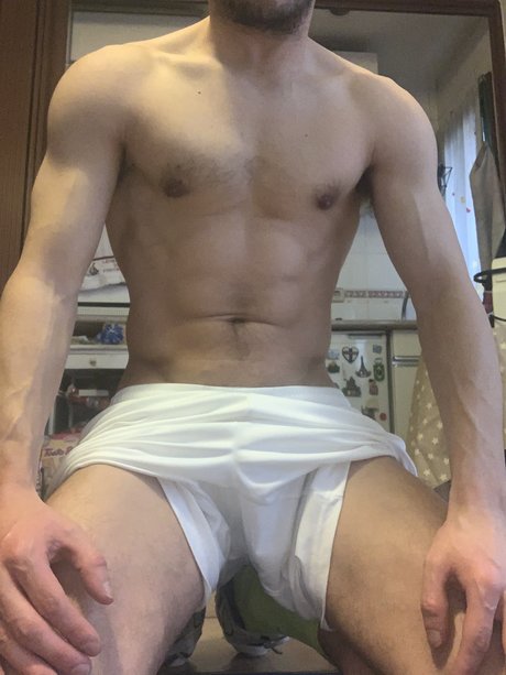 Photo nue de fuite OnlyFans de Sergio Mutty18x