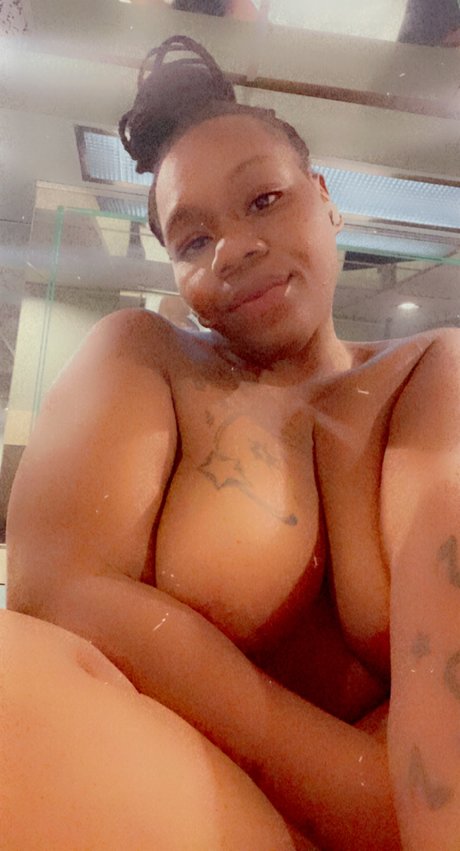 Photo nue de fuite OnlyFans de Deee
