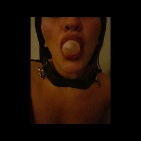 Photo nue de fuite OnlyFans de Mia 